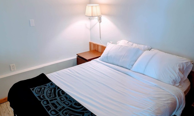 Alert Bay Apartamento | The Sitka Suite, Central Apartment, Waterfront, 2 Beds