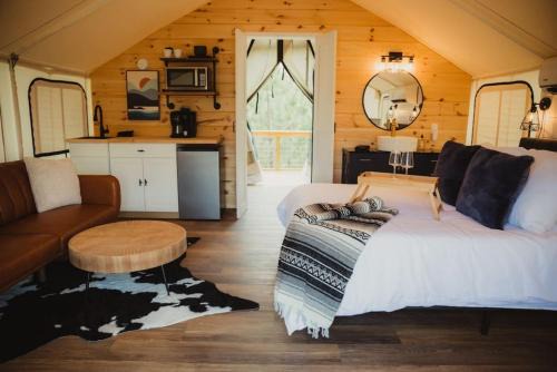 Cadiz Otro | The Skinner, Luxury Safari Tent