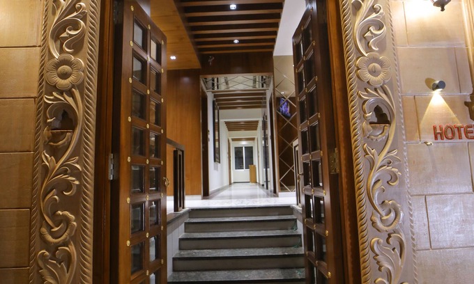 Nathdwara Hotel | The Sky Imperial Hotel Sugam