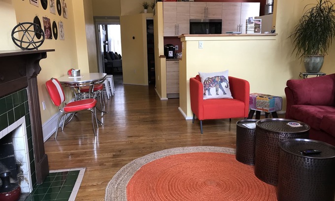 Covington Casa | The Slanted House - Charming and Cozy!