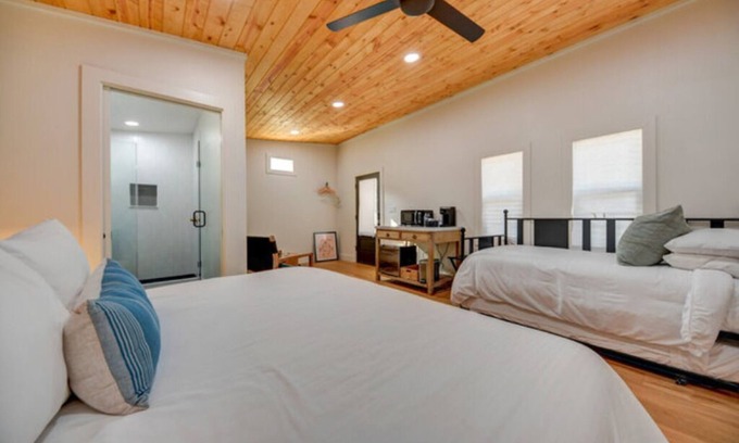 Warrenton Cabaña | The Sloan - Farmstead