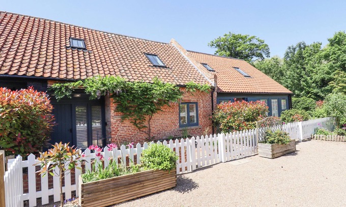 Aylesby Cabaña | THE SMITHY, character holiday cottage, with a garden in Laceby