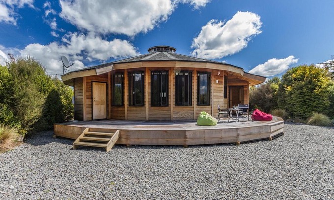 Ohakune Casa | The Snowglobe - Ohakune Modern Yurt Style Chalet