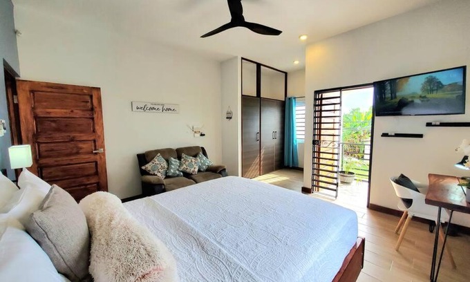 Portmore Apartamento | 'The Solace' New Luxury Modern 1Bed 1Bath Apt.