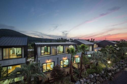 Seongsan Casa | THE SOME PENSION