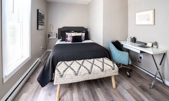 Downtown Apartamento | The Sophisticated Apartment- 2 Bedroom Apartment Unit in Downtown Sioux Falls