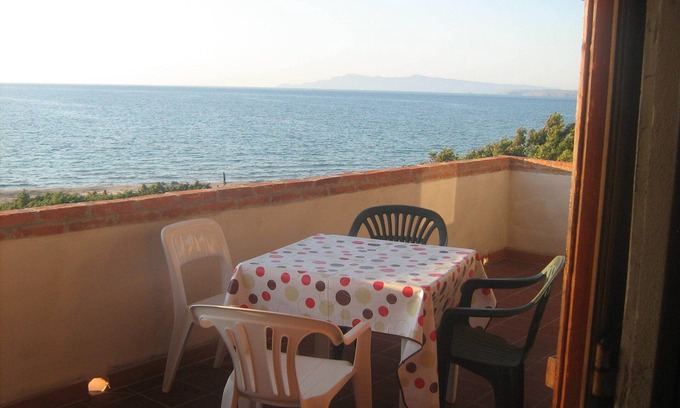 Sa Rocca Tunda Villa | El sonido del mar. Casa en la playa, rodeada de zonas verdes, Cerdeña.