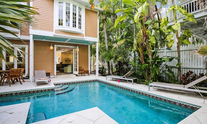 Bahama Village Casa | The Southernmost Comfort House