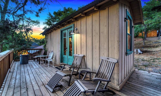Julian Casa | Julian Hideaway Steps to Main Street & Pie Shops