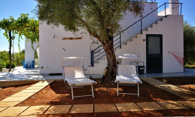 Marina di Pescoluse Villa | El espíritu de un campo muy colorido Villa cerca del mar