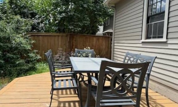 Northeast Neighbors Casa | The Spot! Close to everything