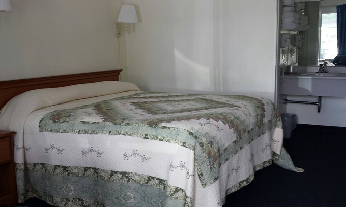 Saratoga Springs Hotel | The Springs Motel