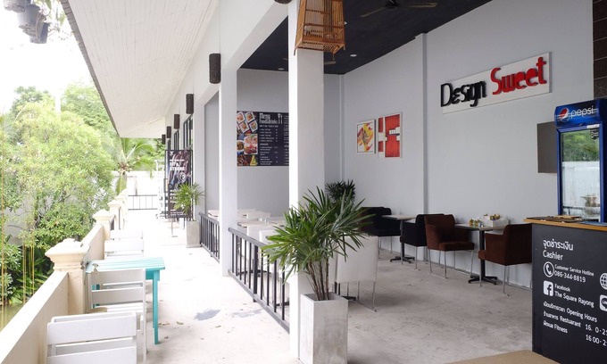 Nikhom Phatthana Hotel | The Square Rayong