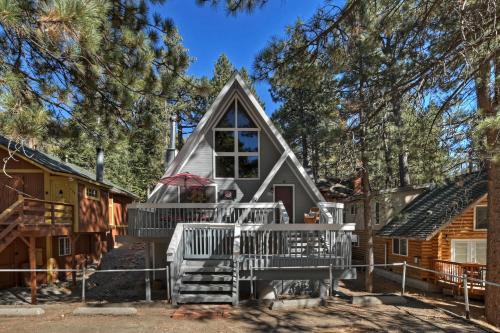 Green Valley Lake Casa | The Squirrel's Nest - Pet Friendly