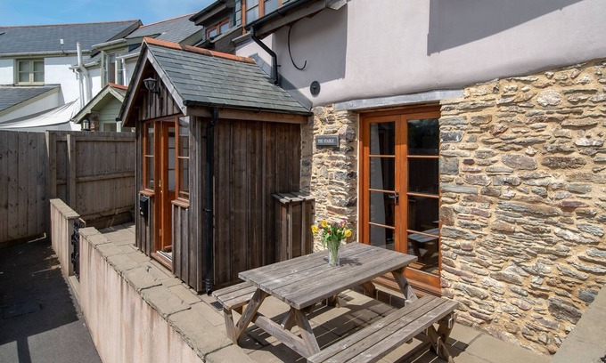 West Down Cabaña | The Stable at West Down - a cottage that sleeps 5 guests in 3 bedrooms