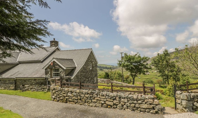 Llanbedr Cabaña | La cabaña estable, LLANBEDR