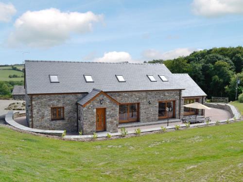 Mydroilin Casa | The Stable - Om4