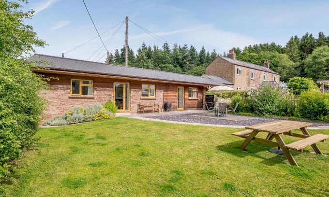 Lydney Casa | The Stable Rose Cottage