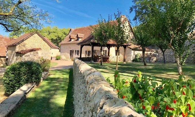 Camboulit Casa | The Stables, una casa bellamente convertida de 202 metros cuadrados dentro de 2 acres.