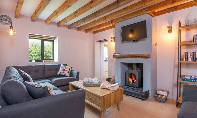 Castlemartin Cabaña | The Stables and Bullpen, Holiday Cottage Castlemartin, Sleeps 6, 3 bedrooms, bathrooms