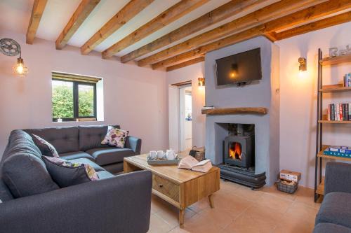 Castlemartin Casa | The Stables And Bullpen