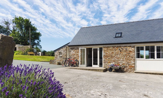 Narberth Casa | The Stables @ Broomhill Barns
