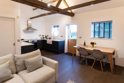 Darsham Casa | The Stables, Darsham Old Hall