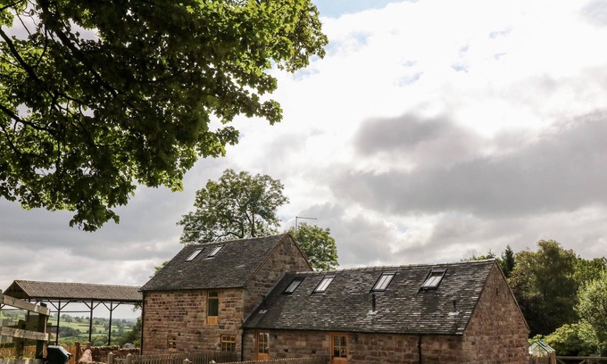Cauldon Low Casa | THE STABLES, family friendly, character holiday cottage in Ramshorn