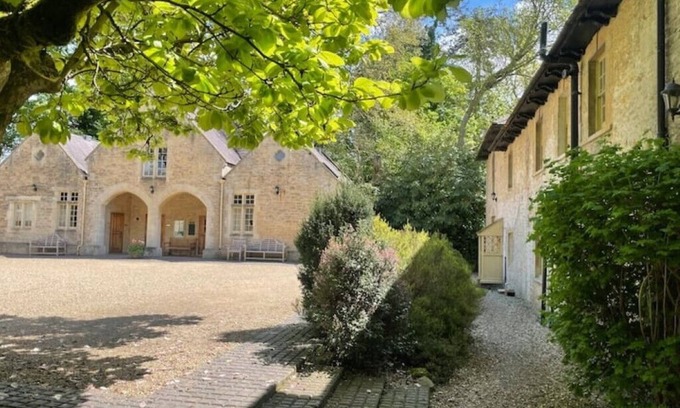 Lullington Cabaña | The Stables, Orchardleigh Estate