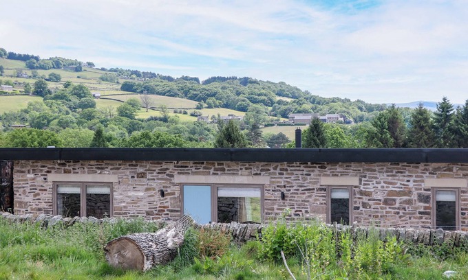 Stockport Cabaña | THE STABLES - VINEYARD STAY, pet friendly in Marple Bridge