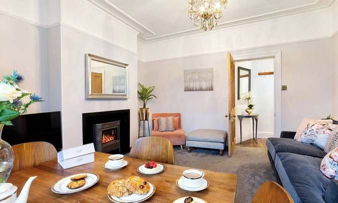 Harrogate Apartamento | The Stanley Suite -1 bedroom apt, Harrogate. Free Parking. Garden. Dog Friendly.