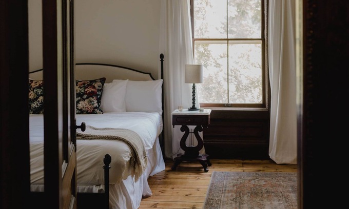 Pond Eddy Casa | The Starling at Pond Eddy, Riverhouse: Boardinghouse Rooms
