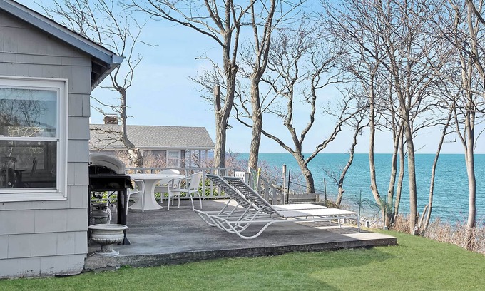 Wading River Casa | The Stella Beach House: Beachfront & Amazing Views