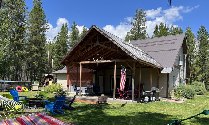 Columbia Falls Casa | The Stellar Jay House- Family Friendly 4br
