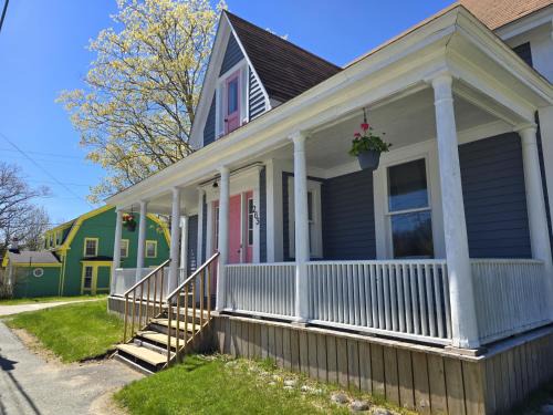Shelburne Casa | The Stirton House