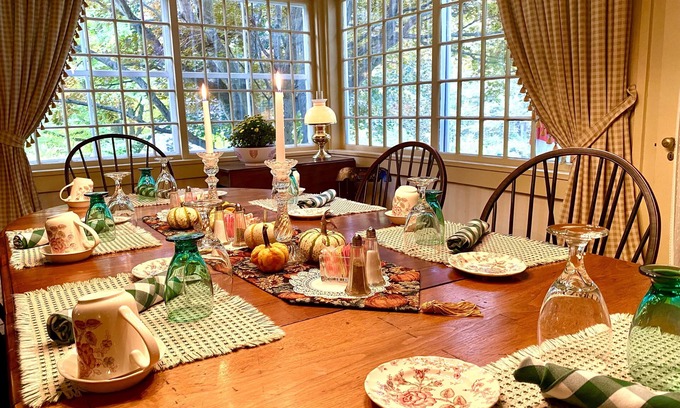 Glendale Cama Y Desayuno | The Stockbridge Country Inn Closest B&B to Norman Rockwell Museum and Chesterwood