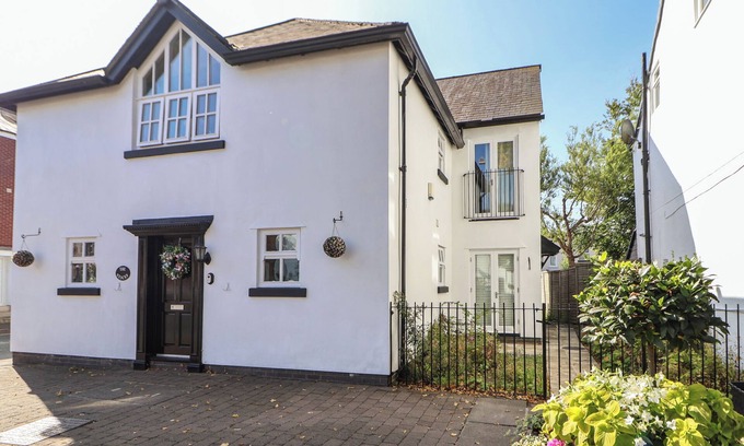 Newton-le-Willows Cabaña | THE STOCKS, family friendly in Newton-Le-Willows, Merseyside