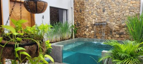 Las Pampas Apartamento | The Stone Elephant - A place to relax in town with Hot Water and a Pool