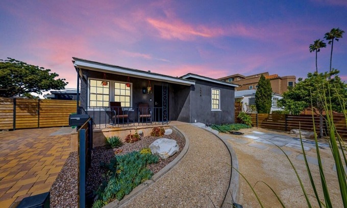 Crown Point Casa | The Succulent House - 2BR, 2Bath!