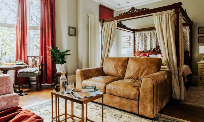 Pontcanna Apartamento | The Suite | Cardiff City Centre + Private Parking