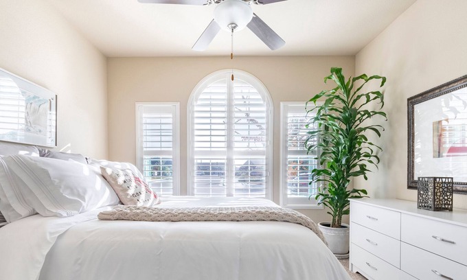 Visalia Casa | The Suite Escape Near the Giant Sequoias