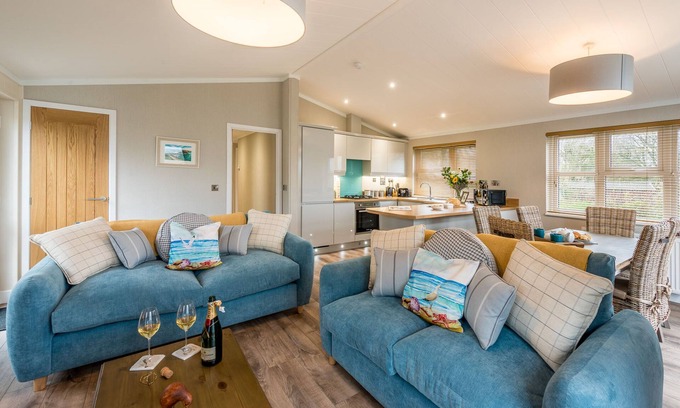 Otterham Apartamento | The Summerhouse Lodge-Baño con ducha-Vista al campo-Lodge