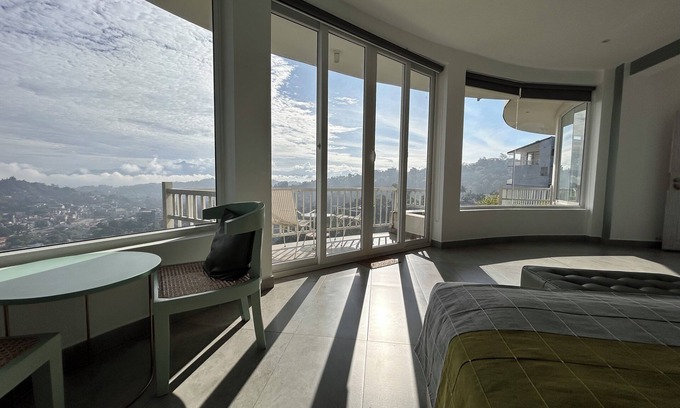 Kandy Cama Y Desayuno | The Summit