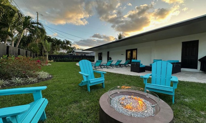 Survey Creek Casa | The Sun House - 3 Bed, 2 Bath, Private Pool, Fire Pit, Huge Backyard