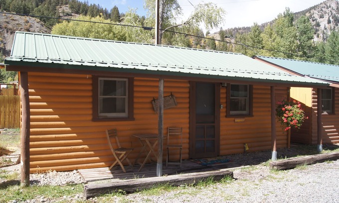 Lake City Cabina | The Sunflower Cabin with Mountain Views
