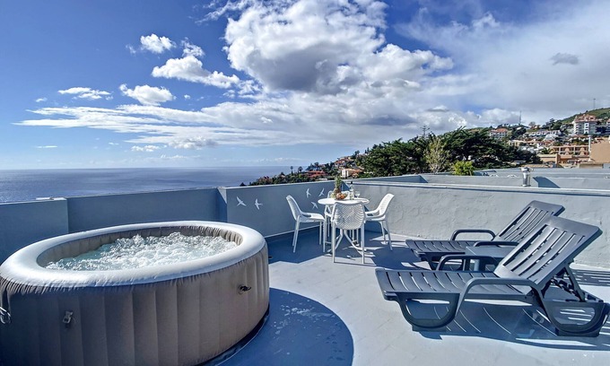 Garajau Apartamento | The Sunny Apartment by Atlantic Holiday