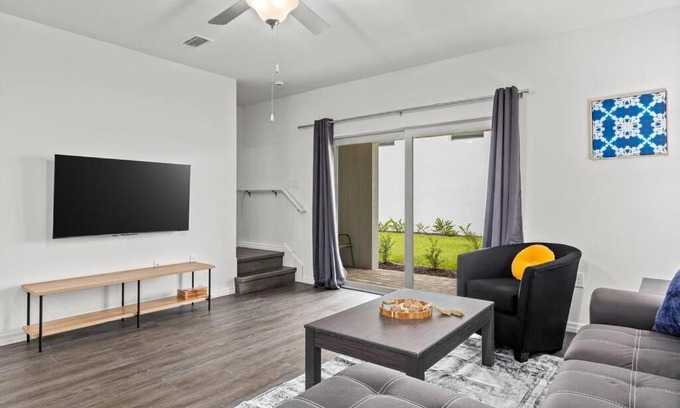 Rural Estates Casa | The Sunny Serenity Townhome