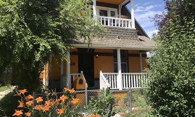 Whittier Casa | El lugar soleado cerca del centro y Rino