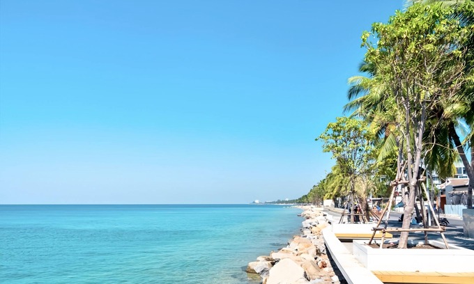 Saen Suk Hotel | The Sunset Bangsaen Seaview