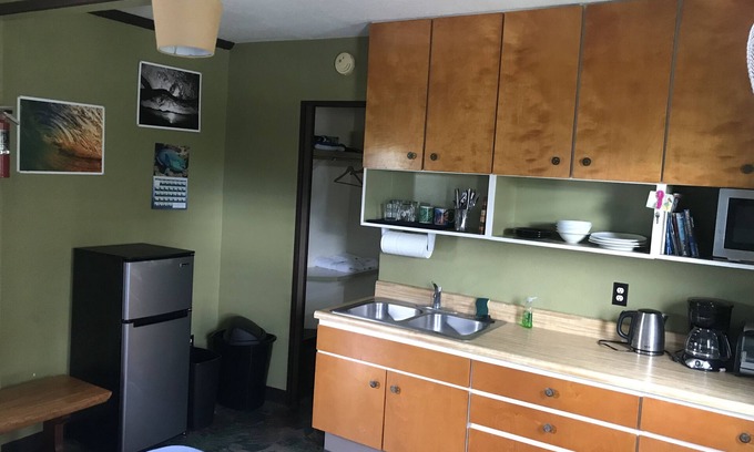 Historic Kailua Village Apartamento | The Surf Hideaway is walking distance to everything Kona